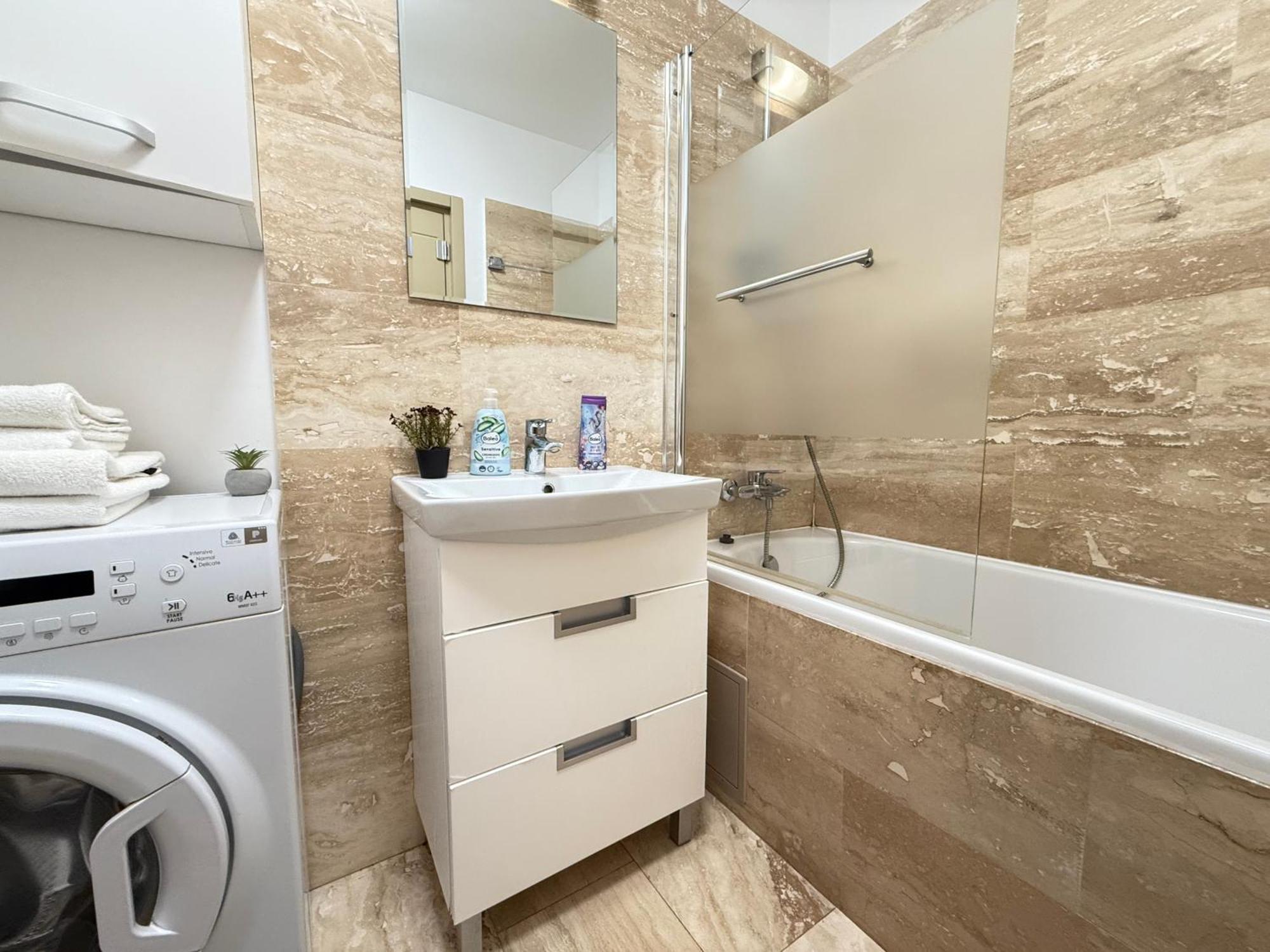 Smart Stay Studio With Free Parking Iasi Eksteriør bilde